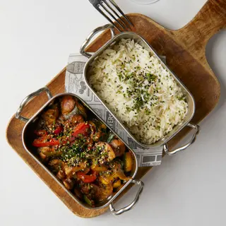 Curry de verduras ligeramente picante con arroz Jazmín