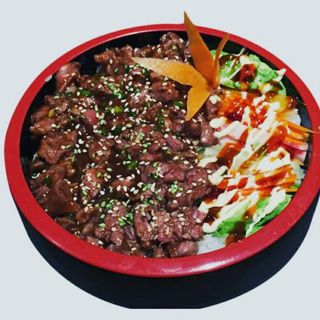 Donburi de ternera solomillo con arroz