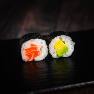 Maki Salmón (4)/Aguacate(4) 