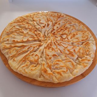 Placinta creata cu branza de burduf