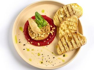 Паштет з курячої печінки, кизиловим мармеладом та тостами (200g)