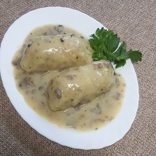 Gołąbki w sosie pieczarkowym