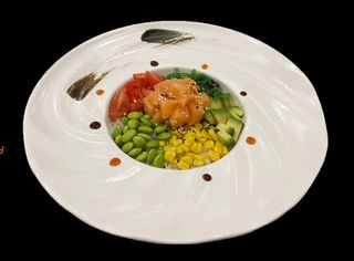 86. Poke salmone