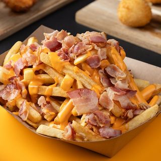 ფრი ბეკონით და ყველის სოუსით