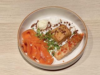 SURTIDO DE PESCADOS AHUMADOS/рыбная нарезка