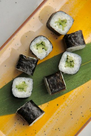 Макі з огірком 