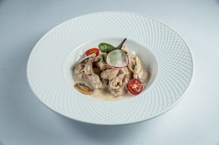 Курица с грибами в сливочном соусе