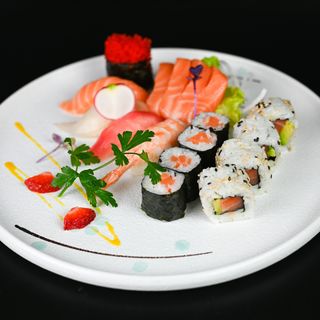 53 Sushi royal