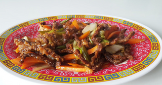 Plato de pollo o ternera sichuan