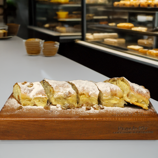 Placinta cu branza dulce si stafide  250 g ( 5 bucati x 50g )