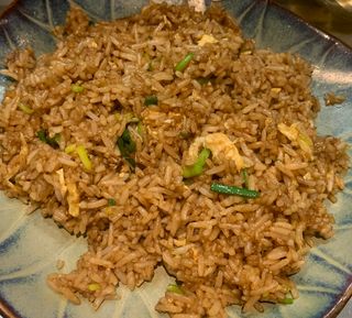 Arroz Frito Con Verduras Y Salsa Soja酱油素炒饭