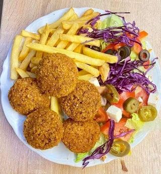 Talerz falafel