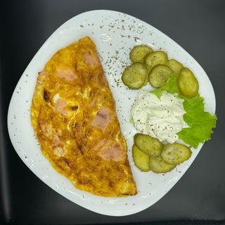 Omlet sa sirom i šunkom 