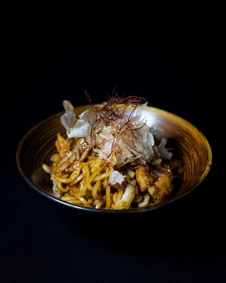 Fideo yakisoba de pollo y verduras