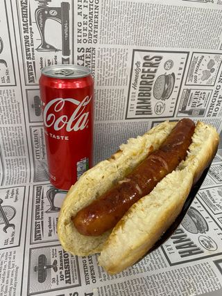 Kobasica sa kačkavaljem i Coca Cola