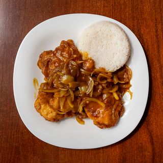 Kurczak w sosie curry z warzywami