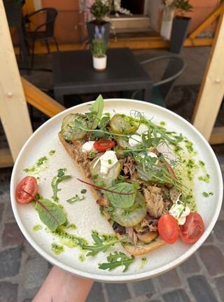 Pajda z pieczonym burakiem