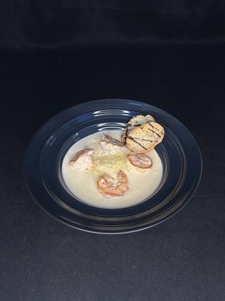 Суп з креветками та лососем (270г)