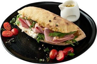 Mortadela sendvič
