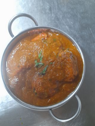 Platos Típico De Tikka Madras Con Pollo