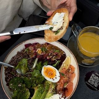 Боул з ЛОСОСЕМ