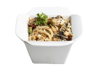 UDON SMAŻONY ŁOSOS/KREWETKI