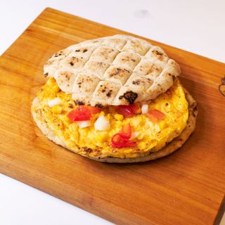 Omlet s povrćem i sirom