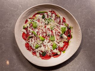 Карпачо з телятини та трюфельним айолі (130g)