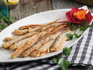 Мойва на шпажках