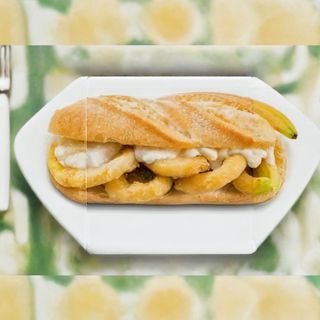 BOCATA DE CALAMARES  CON ALI-OLI