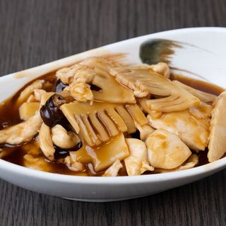 127. Pollo funghi e bambù