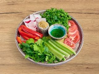 Świeże zioła i warzywa (350 g)