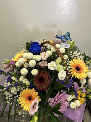 Centro De Flores Con Recipiente De Cristal 