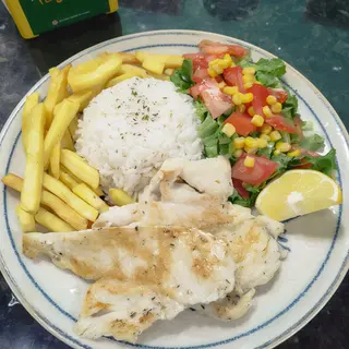 Menú de pechuga a la plancha.No incluye cubiertos.