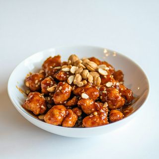 Carne de pui cu alune (iute)