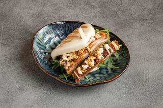 24.Bao de pollo (1 ud.)