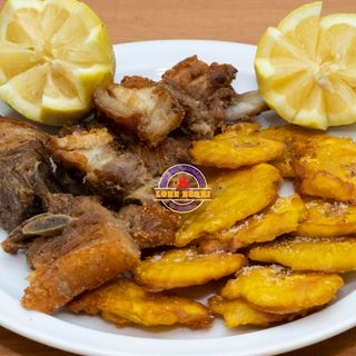 CHICHARRÓN CON PLÁTANO frito