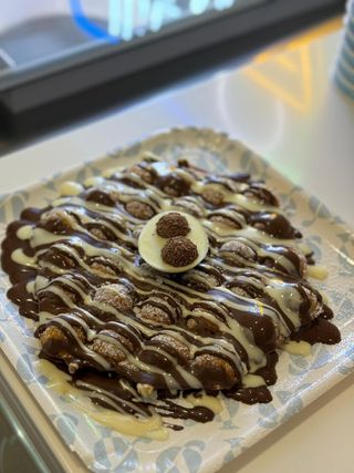 Bubble Waffle Nutella, Nutella Bianca e Kinder Joy