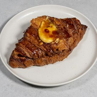 Круасан крем-брюле