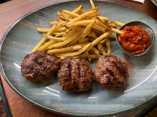 Телешки кюфтенца (300г)