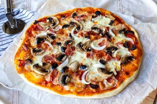 Pizza Romana (26 Cm.)