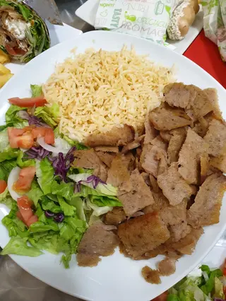 Carne + ensalada + arroz