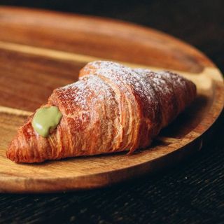 Croissant z nadzieniem pistacjowym
