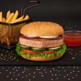 Бургер з тунцем (245/140/25г)