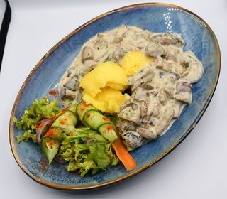 Ciuperci de pădure cu smântână și mămăliguţă