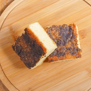 Lemon Poppy Drizzle Slice