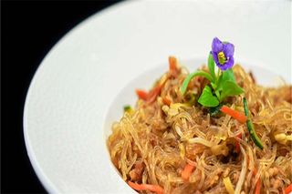 P14. Spaghetti di soia con carne