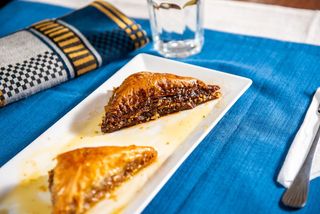 Baclava cu nuca si ciocolata