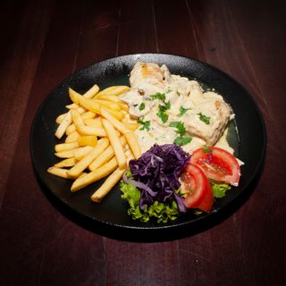 Pileći jastučići sa pomfritom 200 gr