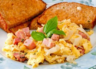 Huevos Revueltos Con Jamón York